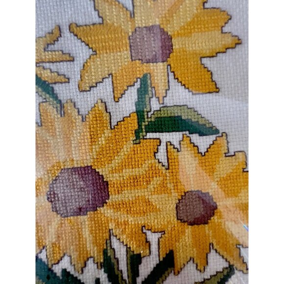 VTG Handmade Cross Stitch SUNFLOWER DAISY Floral Green Mat 9" x 10" Wood Frame - Picture 8 of 9